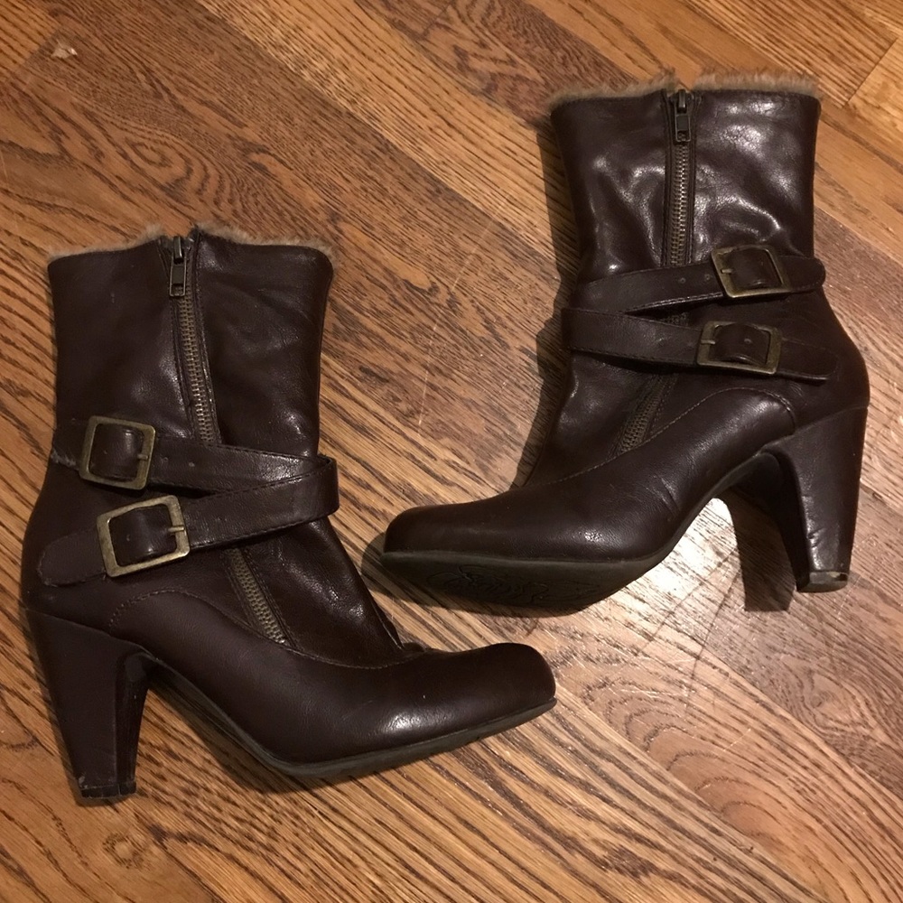 Brown faux leather and fur booties